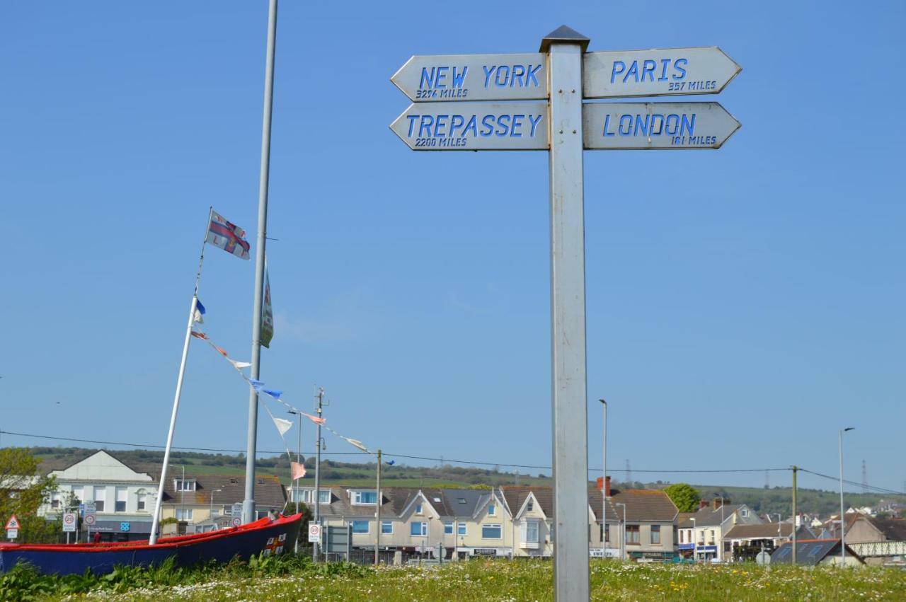 Caulfields Hotel Burry Port Buitenkant foto